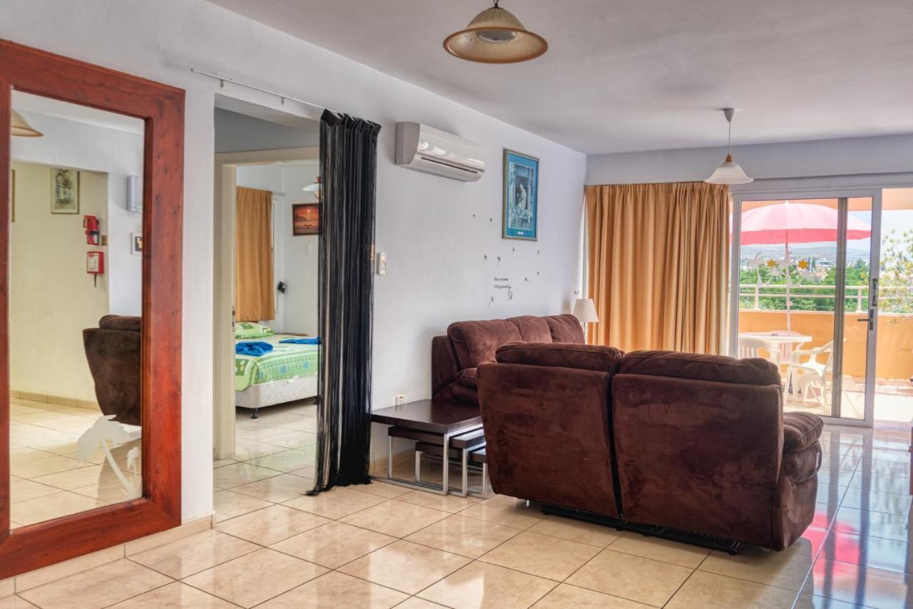 Apollonia Hotel Apartments Пафос Экстерьер фото