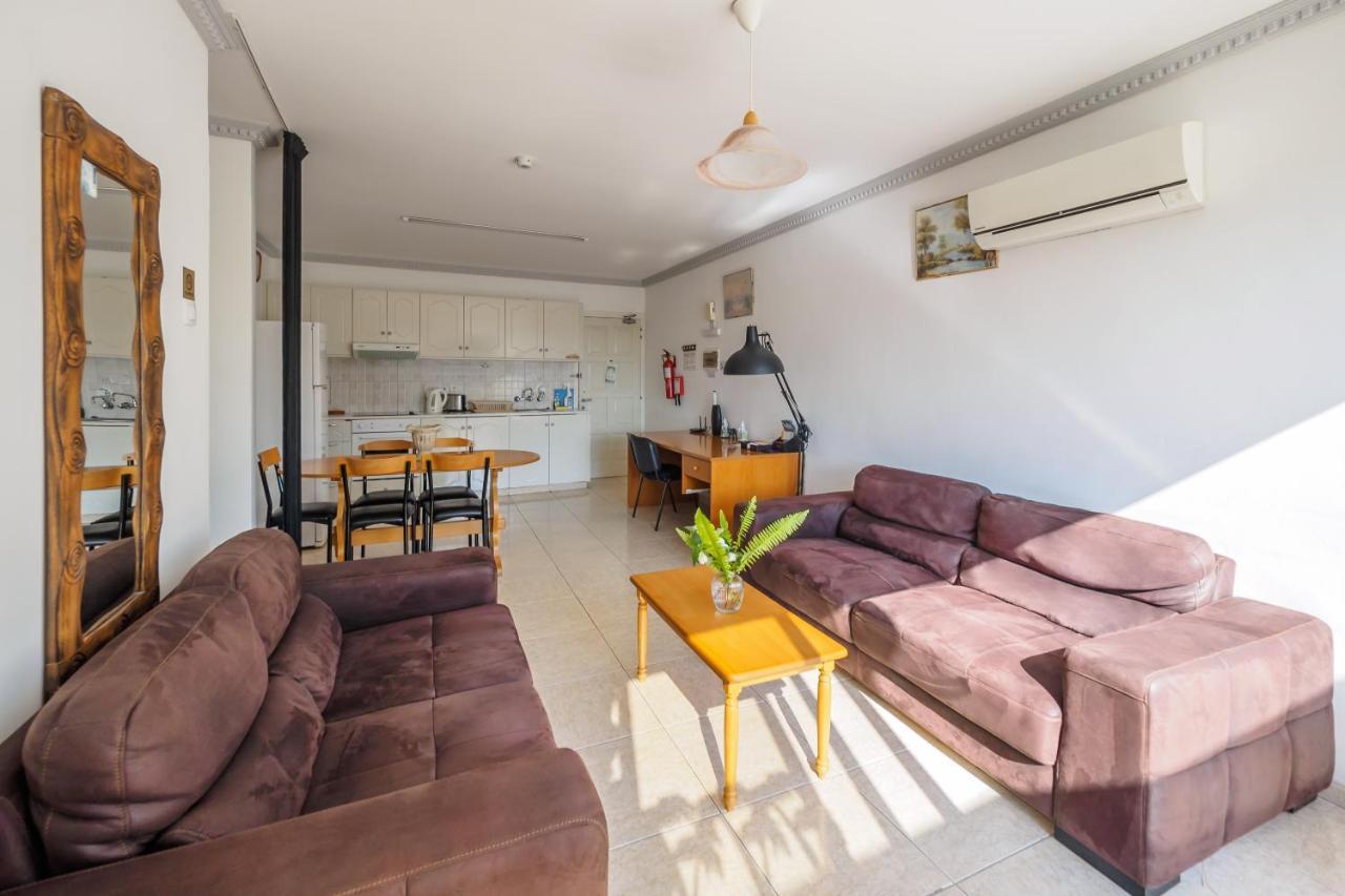 Apollonia Hotel Apartments Пафос Экстерьер фото