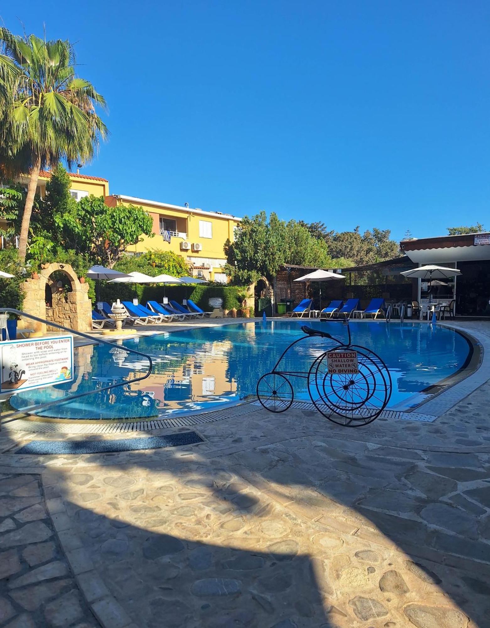 Apollonia Hotel Apartments Пафос Экстерьер фото