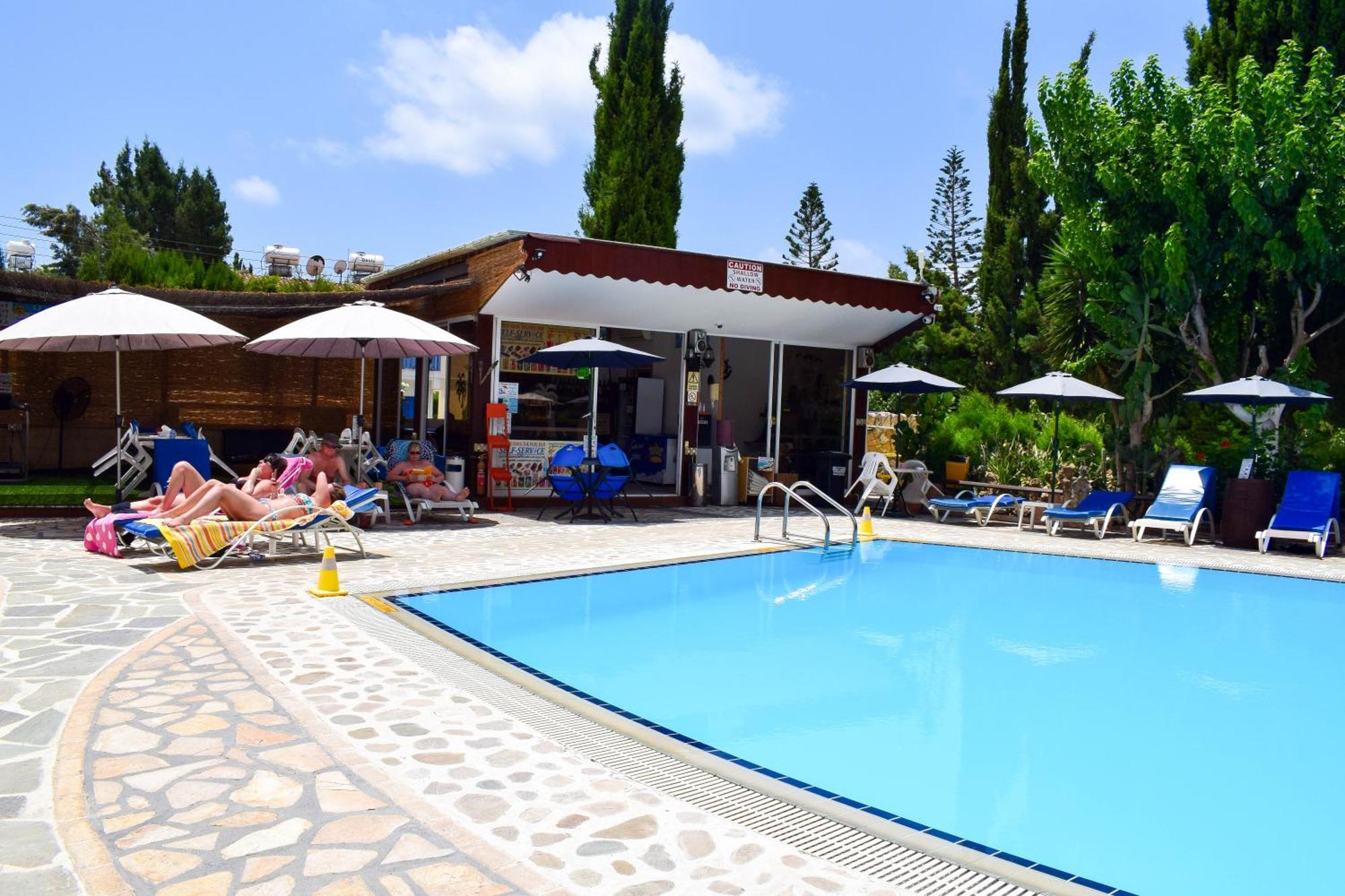 Apollonia Hotel Apartments Пафос Экстерьер фото